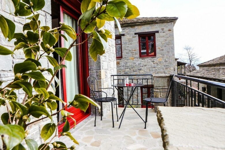 Hotel Rouista Tzoumerka Resort