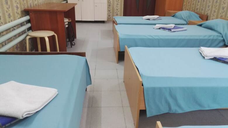 Hostal Admiral Hotel - Hostel