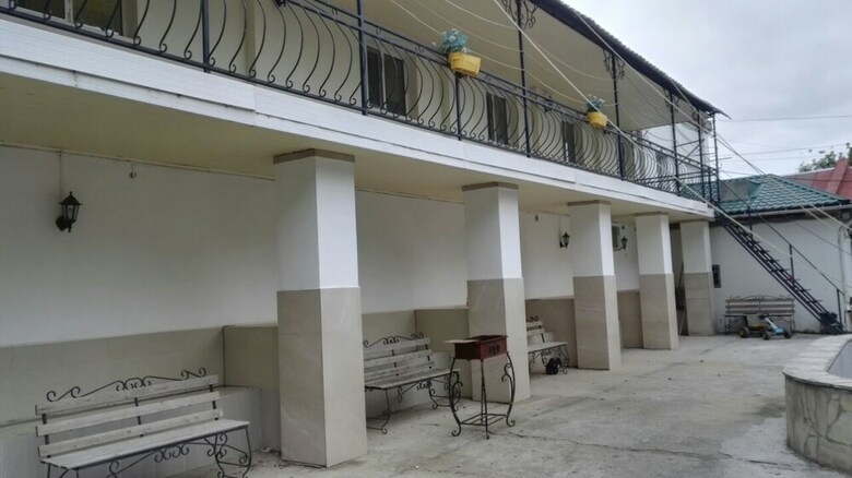 Hostal Admiral Hotel - Hostel