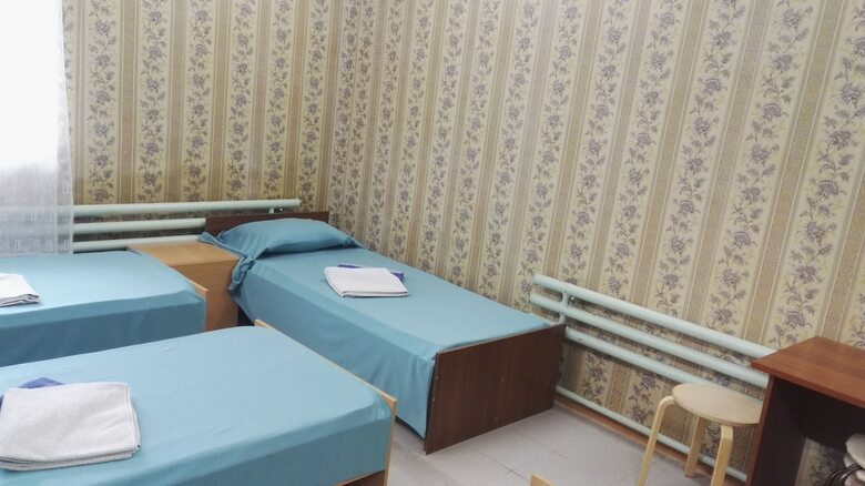 Hostal Admiral Hotel - Hostel