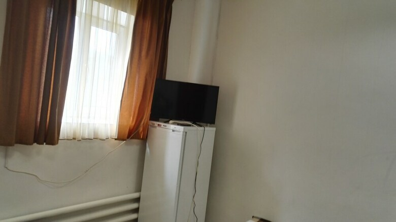 Hostal Admiral Hotel - Hostel