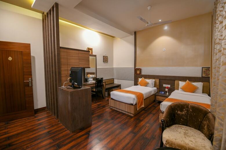 Hotel Jataka Inn