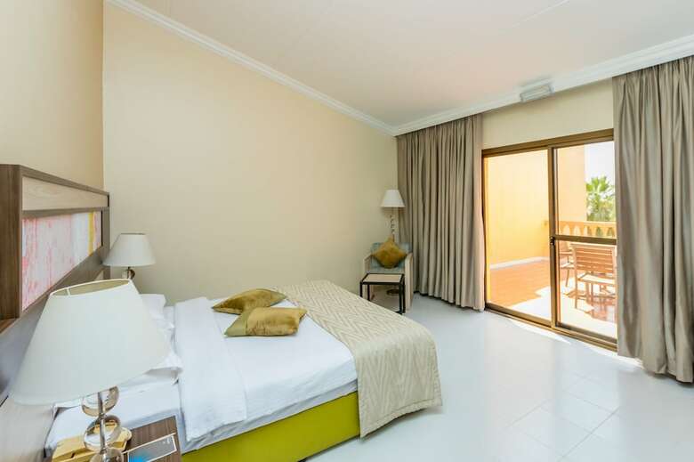 Hotel Bm Beach Resort