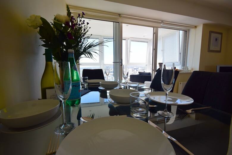 Apartamentos Isabella Penthouse 15th Floor, Seafront