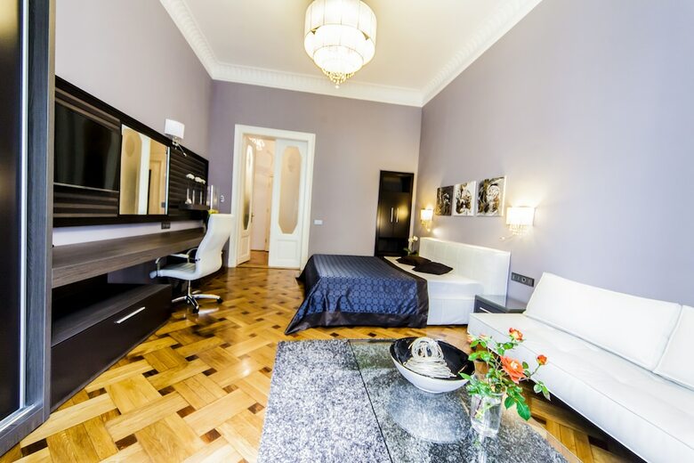 Matei Corvin Apartments