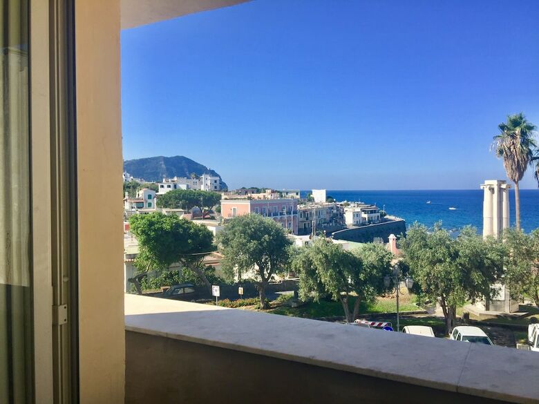 Hotel Harbour View