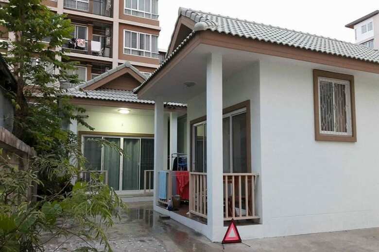 Hotel The First Residence