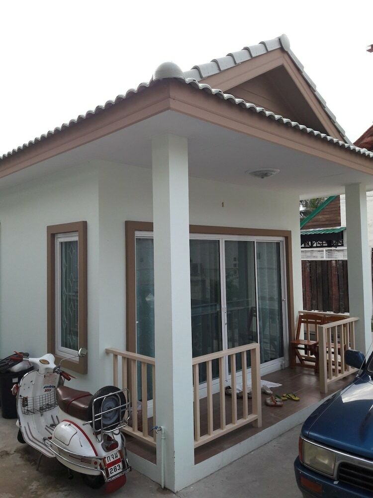 Hotel The First Residence