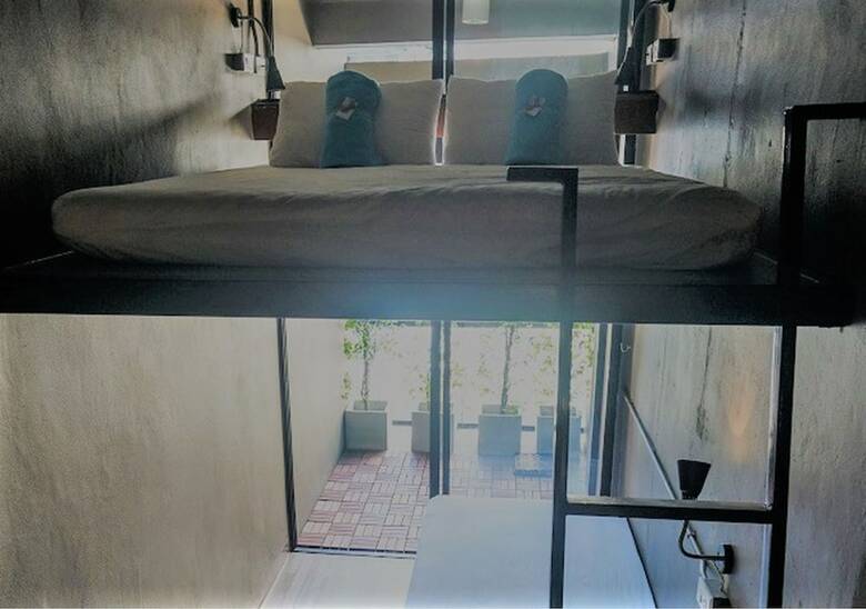 Hostal In A Box Hostel