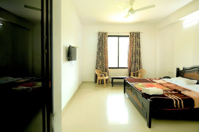 Rang Bhawan Inn- A Lake View Hotel