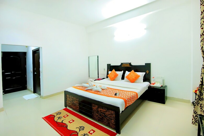 Rang Bhawan Inn- A Lake View Hotel