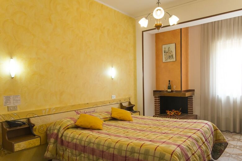Hotel Supersonik