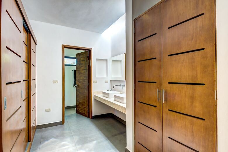 Villa Amore 4 Bedroom House Sleeps 8