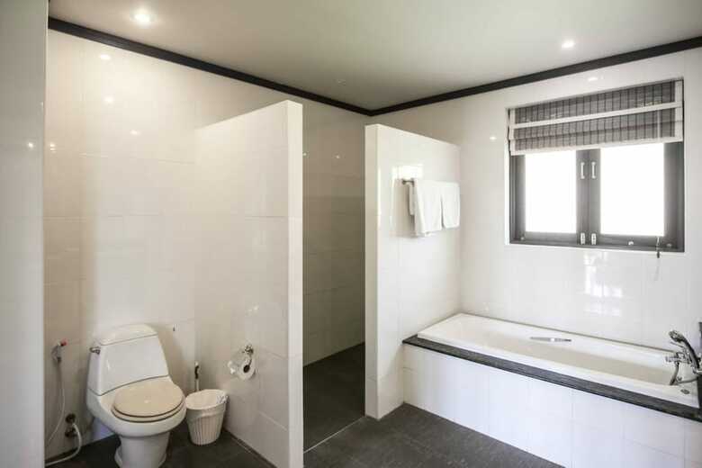 Villa 4 Br Seaview Walk To Beach Tg48