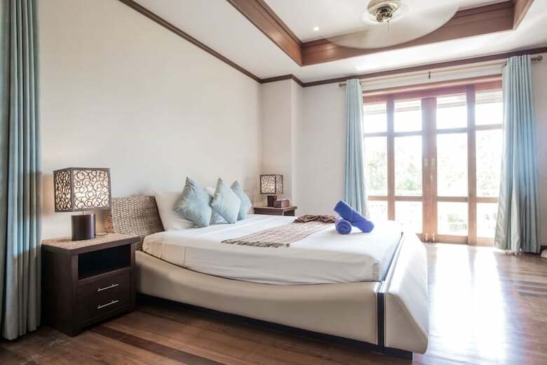 Villa 4 Br Seaview Walk To Beach Tg48
