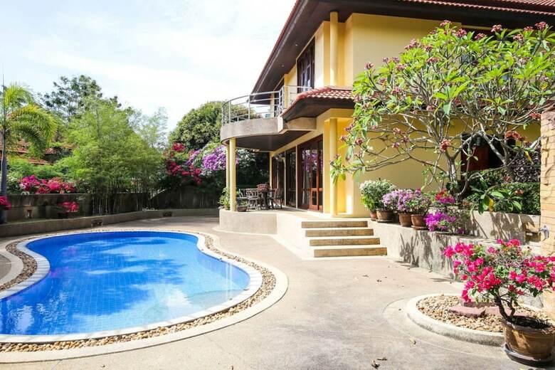 Villa 4 Br Seaview Walk To Beach Tg48