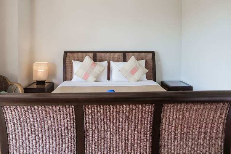 Villa 4 Br Seaview Walk To Beach Tg48