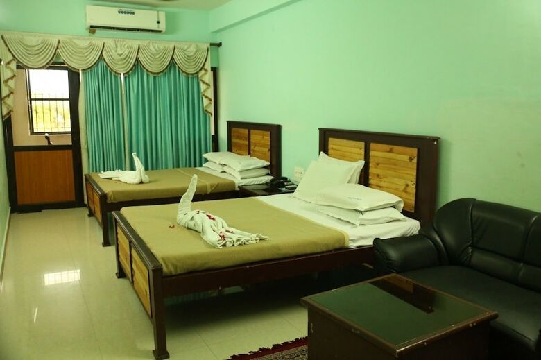 Hotel Soorya Beach Resort