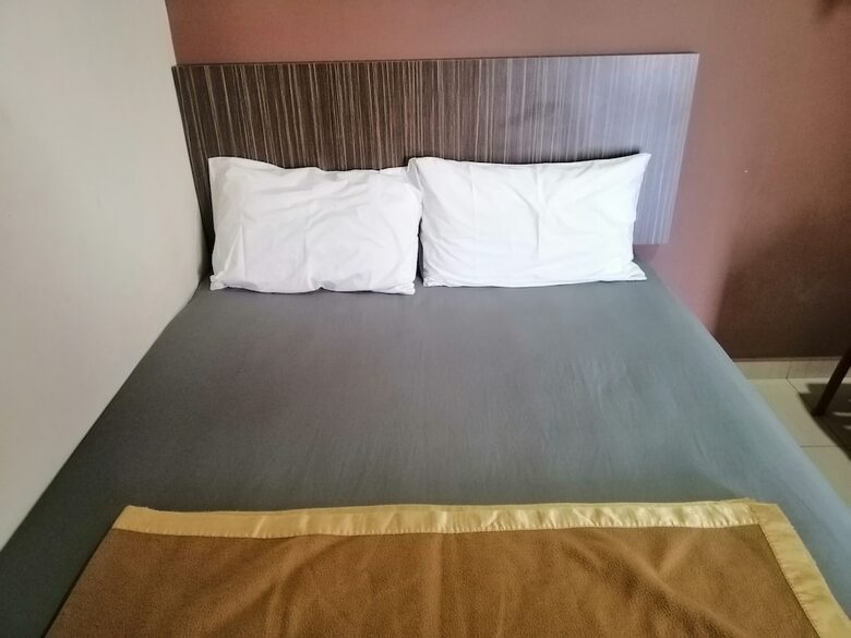 Oyo 89985 Js Hotel