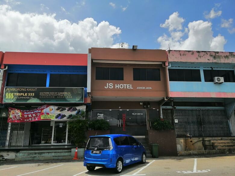 Oyo 89985 Js Hotel