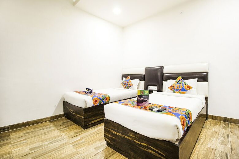 Fabhotel Travellers Inn Gomti Nagar