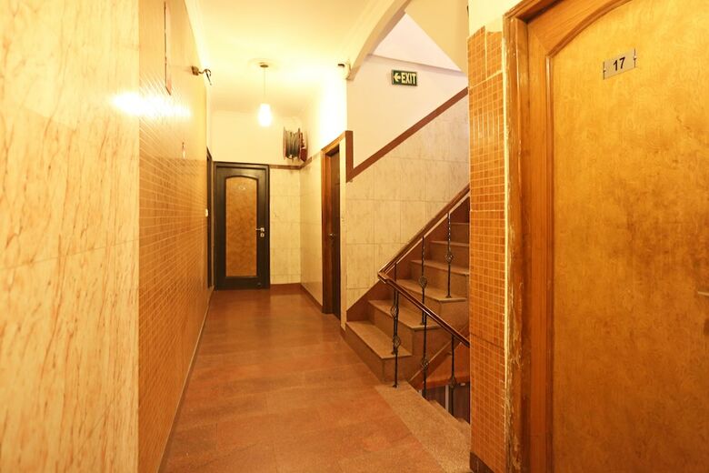Hotel Oyo 8188 Vardhmaan Inn