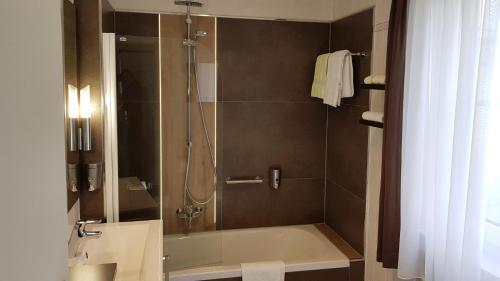 Hotel Rh�ner Land ****