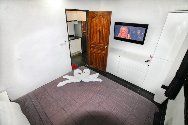 Hostal Phratamnak Inn