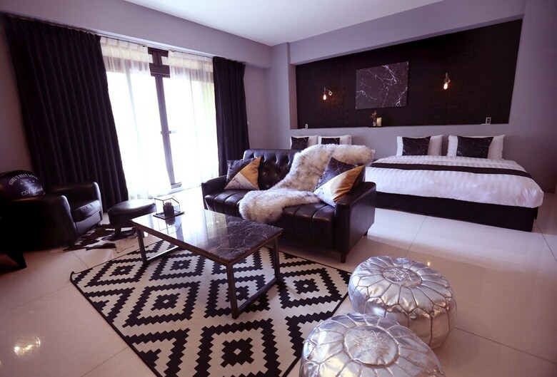 Hotel Pink Flatette