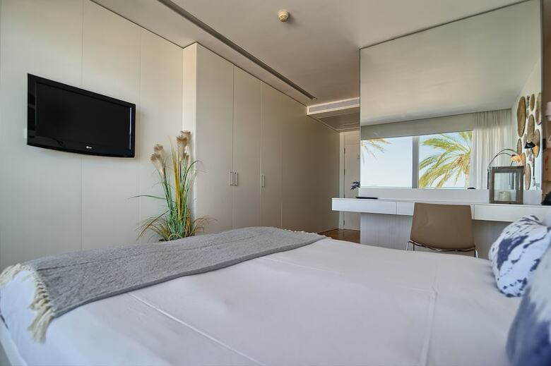Meraki Beach Hotel - Adults Only