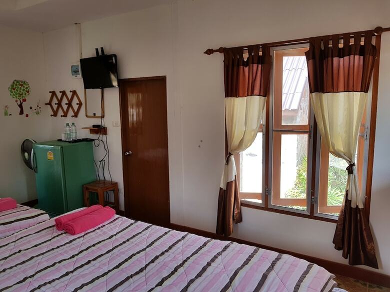 Hotel Baan Phanawan Resort