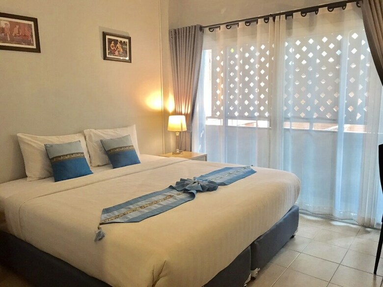 Ratana Hotel
