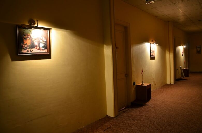 Hotel Louris Inn