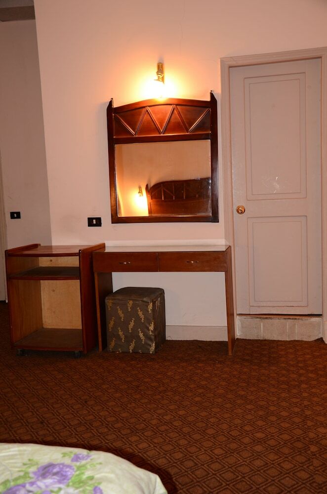 Hotel Louris Inn