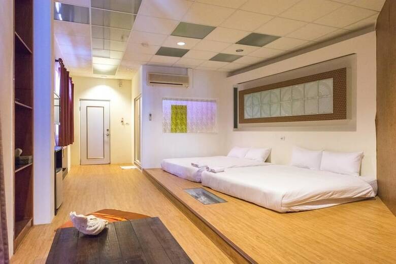 Hotel Found Hostel