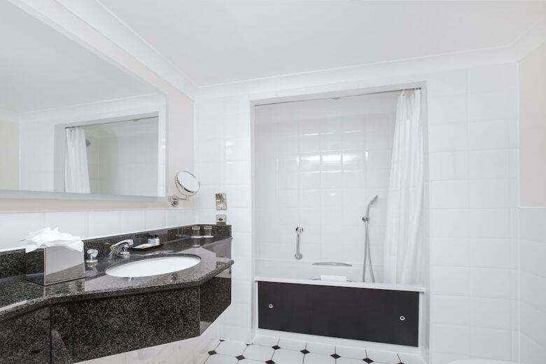 Hotel Leonardo Royal Southampton Grand Harbour
