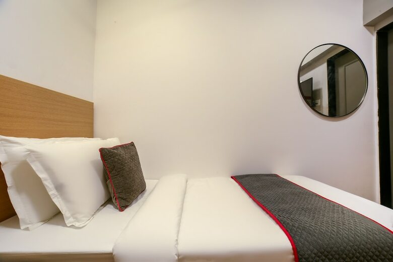 Hotel Oyo Flagship 573 Chakala Sahar Road