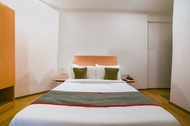 Hotel Oyo Flagship 573 Chakala Sahar Road