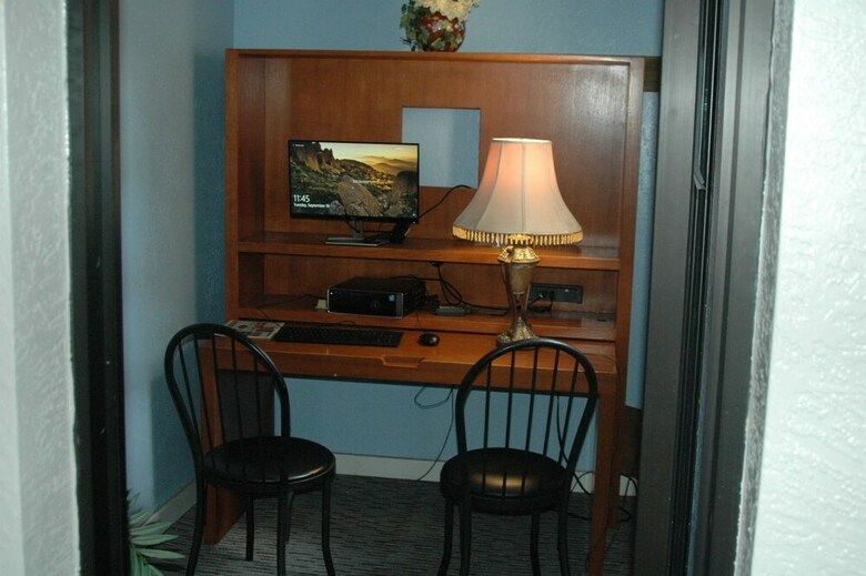 Motel La Casa Inn & Suites