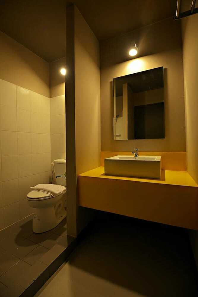 Hotel Sabye D Resort At Surat