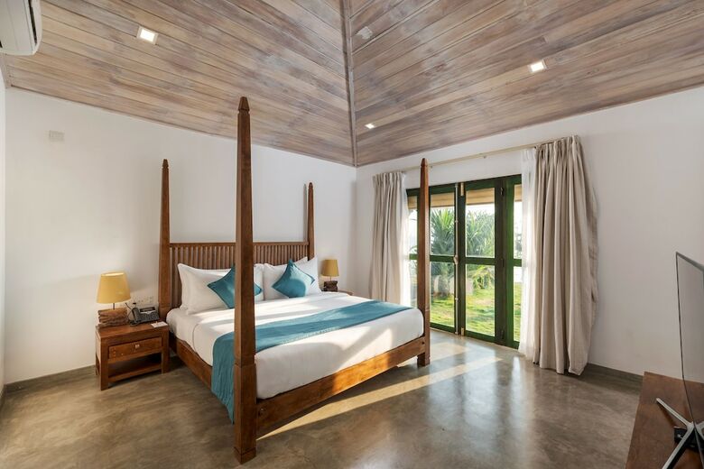 Hotel Arie Lagoon