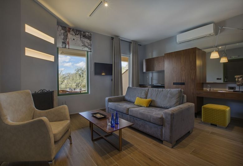 Hotel Anthemion Suites & Villas