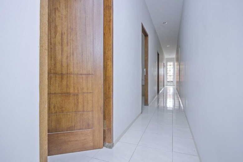 Hotel Urooms Tanah Abang