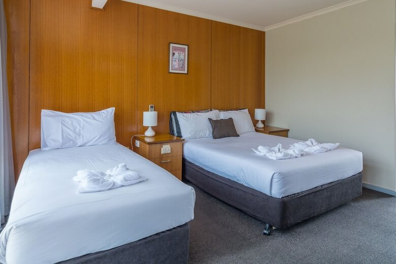 Merimbula Lakeview Hotel