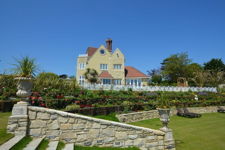 Hotel Haven Hall