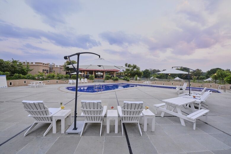 Hotel Sterling Kanha