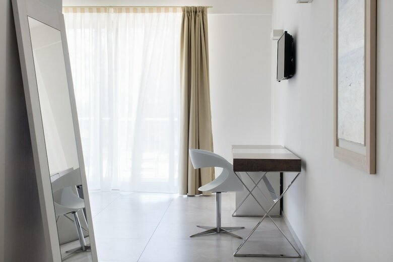 Luna Minoica Suites & Apartments