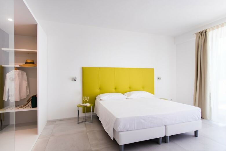 Luna Minoica Suites & Apartments