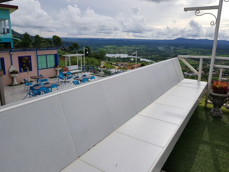 Hotel Baanmorkburi Resort