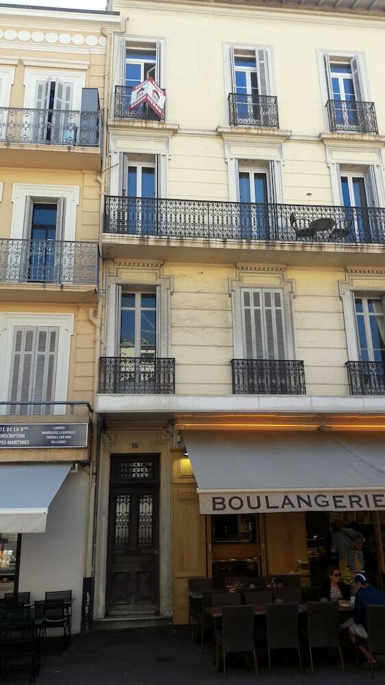 Charming Apartment Forville Market